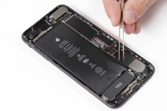 تعویض باتری آیفون 7 پلاس