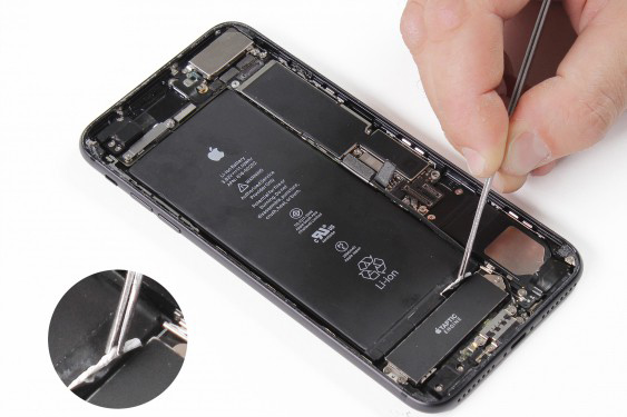 تعویض باتری آیفون 7 پلاس