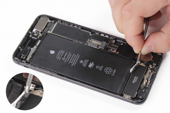 تعویض باتری آیفون 7 پلاس