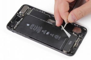 تعویض باتری آیفون 7 پلاس