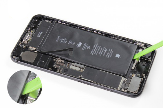 تعویض باتری آیفون 7 پلاس