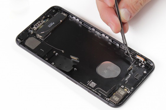 تعویض دکمه صدا آیفون 7 پلاس