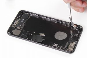 تعویض دکمه صدا آیفون 7 پلاس