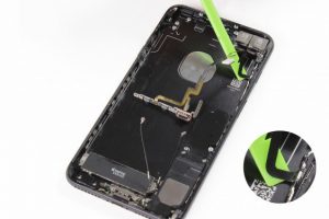 تعویض دکمه صدا آیفون 7 پلاس