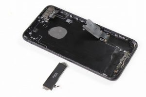 تعویض قاب و شاسی آیفون 7 پلاس
