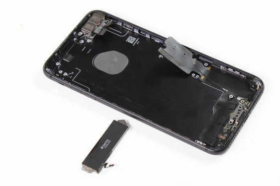 تعویض قاب و شاسی آیفون 7 پلاس