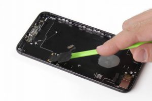 تعویض قاب و شاسی آیفون 7 پلاس