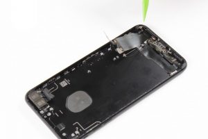 تعویض قاب و شاسی آیفون 7 پلاس
