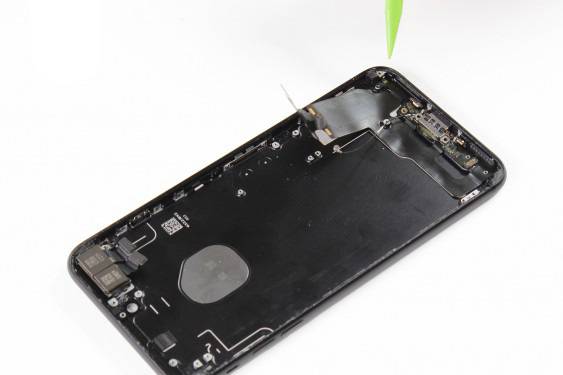 تعویض قاب و شاسی آیفون 7 پلاس