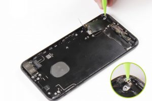 تعویض قاب و شاسی آیفون 7 پلاس