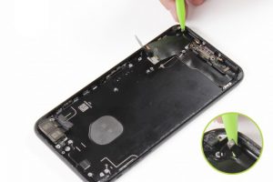 تعویض قاب و شاسی آیفون 7 پلاس