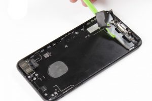 تعویض قاب و شاسی آیفون 7 پلاس