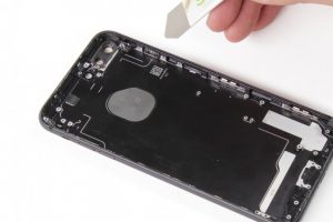 تعویض قاب و شاسی آیفون 7 پلاس