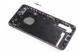 تعویض قاب و شاسی آیفون 7 پلاس