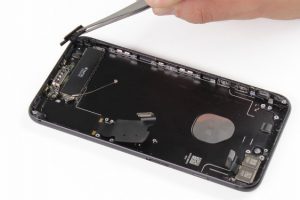 تعویض قاب و شاسی آیفون 7 پلاس