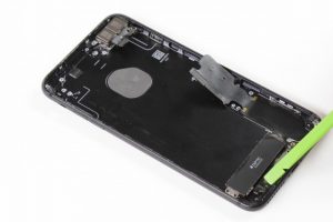 تعویض قاب و شاسی آیفون 7 پلاس