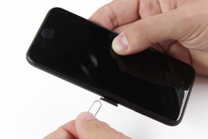 تعویض خشاب سیم کارت آیفون 7