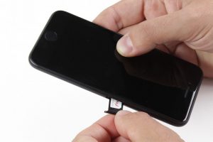 تعویض خشاب سیم کارت آیفون 7