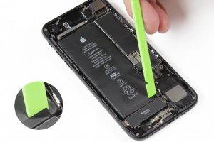 تعویض باتری آیفون 7