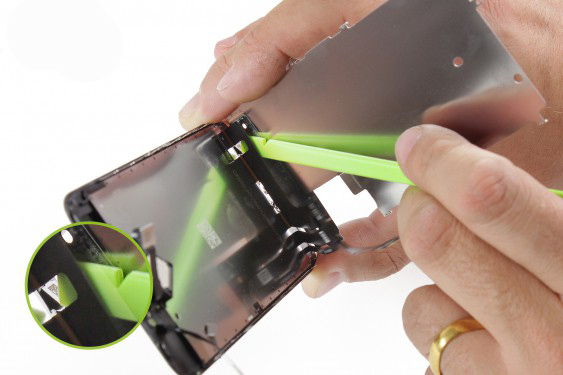 تعویض شیلد ال سی دی آیفون 7