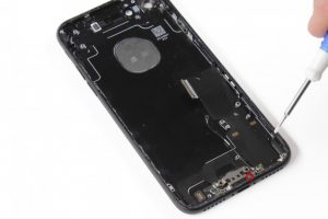 تعویض قاب و شاسی آیفون 7