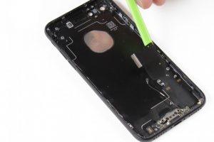 تعویض قاب و شاسی آیفون 7