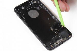 تعویض قاب و شاسی آیفون 7