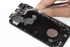 تعویض قاب و شاسی آیفون 7