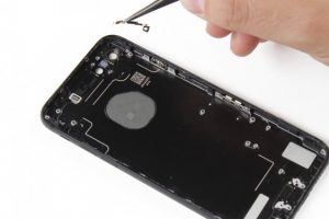 تعویض قاب و شاسی آیفون 7