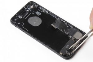 تعویض قاب و شاسی آیفون 7