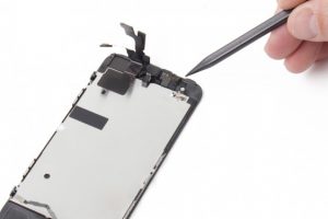 تعویض دوربین جلو آیفون SE