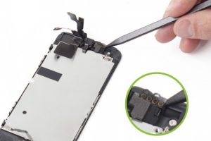 تعویض دوربین جلو آیفون SE