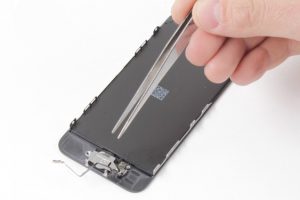 تعویض تاچ و ال سی دی آیفون SE