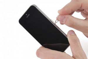 تعویض خشاب سیم کارت آیفون SE