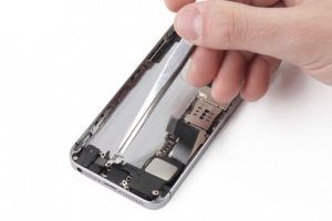 تعویض اسپیکر آیفون SE