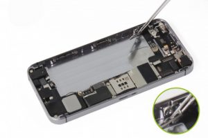 تعویض دکمه ولوم آیفون SE