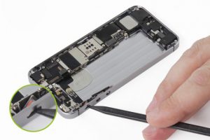 تعویض دکمه ولوم آیفون SE