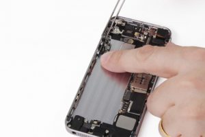 تعویض دکمه ولوم آیفون SE