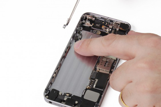 تعویض دکمه ولوم آیفون SE