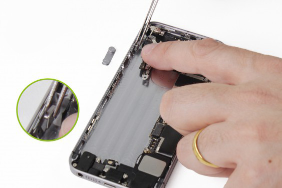 تعویض دکمه ولوم آیفون SE