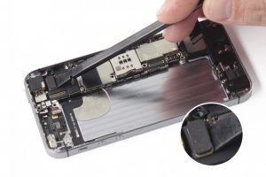 تعویض مادربرد آیفون SE