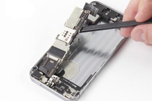 تعویض مادربرد آیفون SE