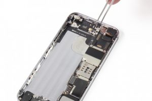 تعویض مادربرد آیفون SE