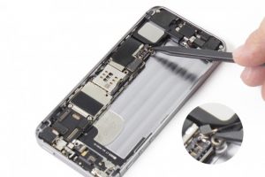 تعویض مادربرد آیفون SE