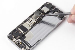 تعویض مادربرد آیفون SE