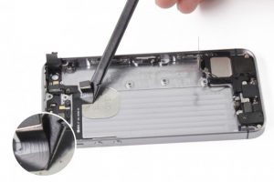 تعویض فلت کلید پاور آیفون SE