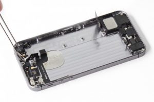 تعویض فلت کلید پاور آیفون SE