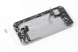 تعویض فلت کلید پاور آیفون SE