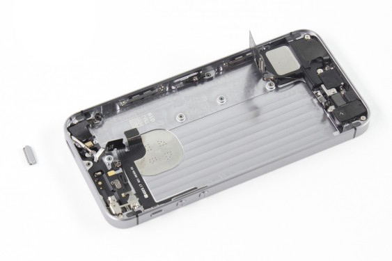 تعویض فلت کلید پاور آیفون SE