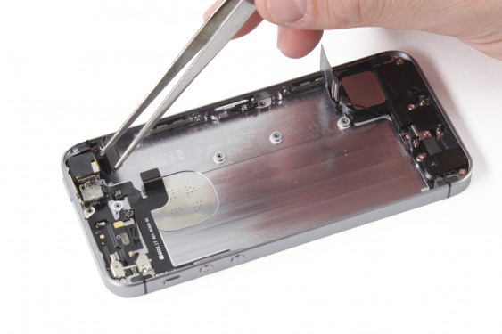 تعویض فلت کلید پاور آیفون SE